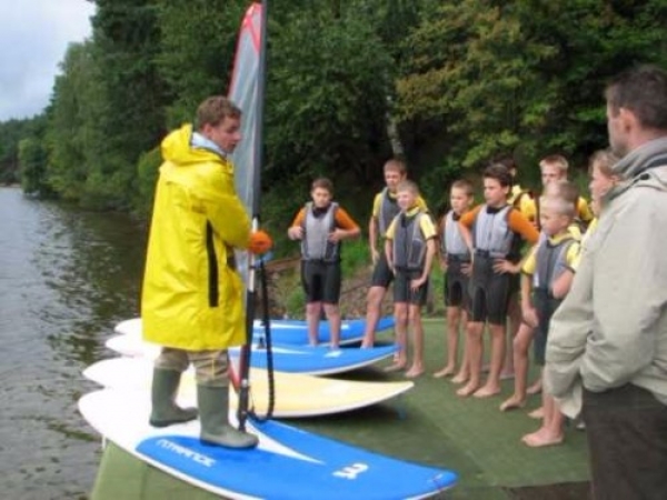 i najnowsze trendy windsurfingu. Opis:	 